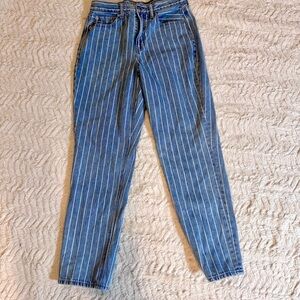 American Eagle Mom Jeans Size 4 Regular | Medium Wash White Stripe high rise